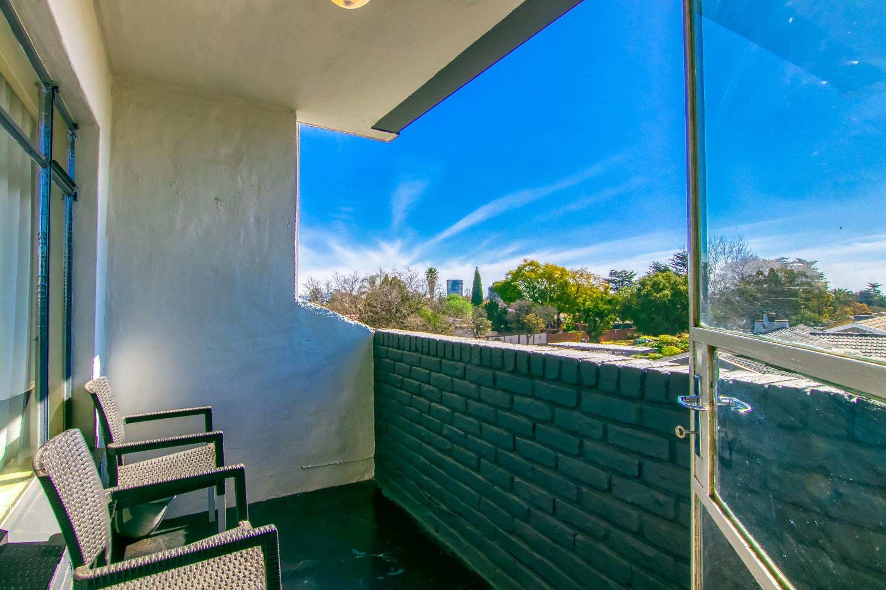 Фото Bm Gardens Apartment Hotel