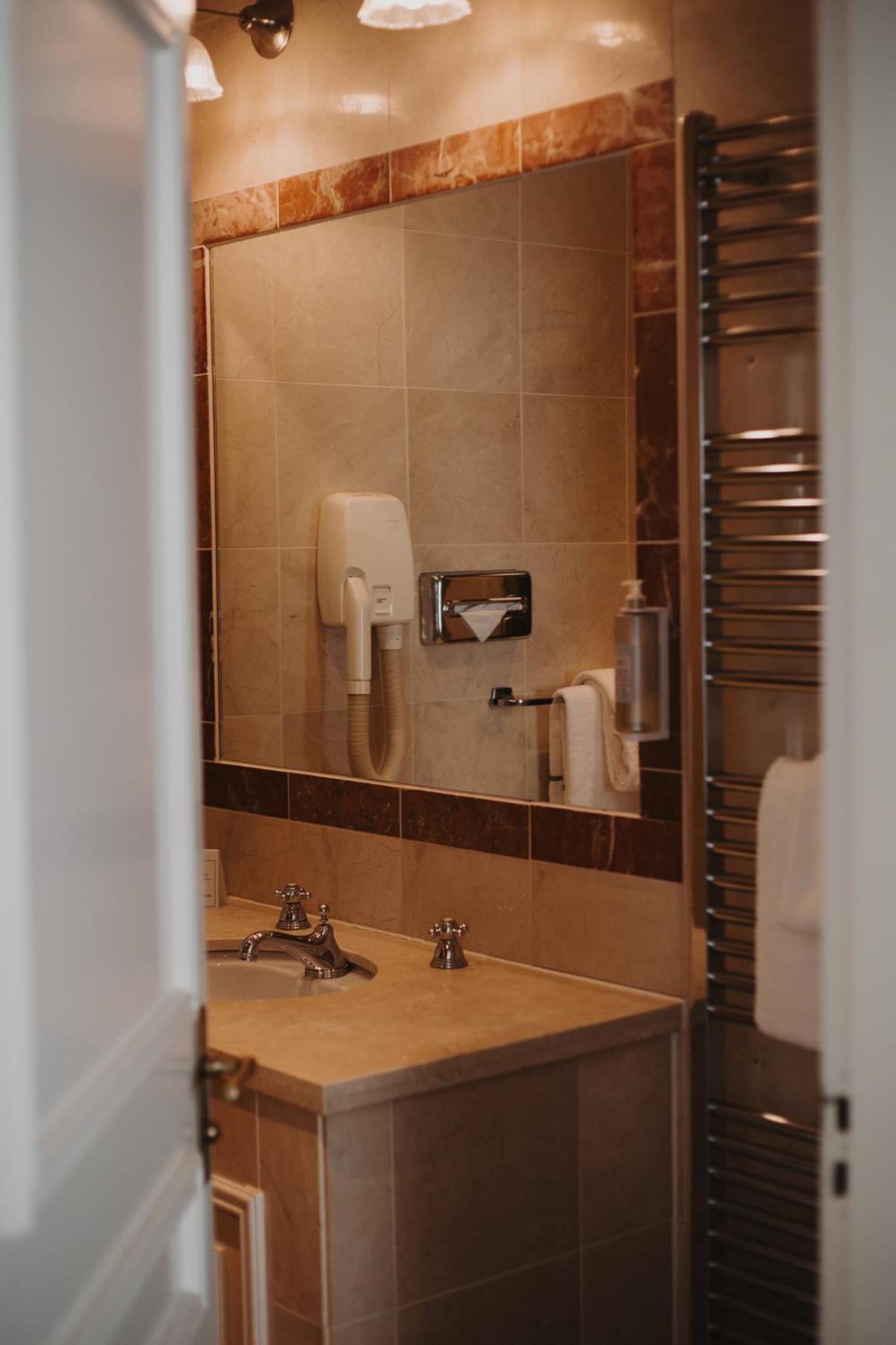 Фото Boutique Hotel De Doelen