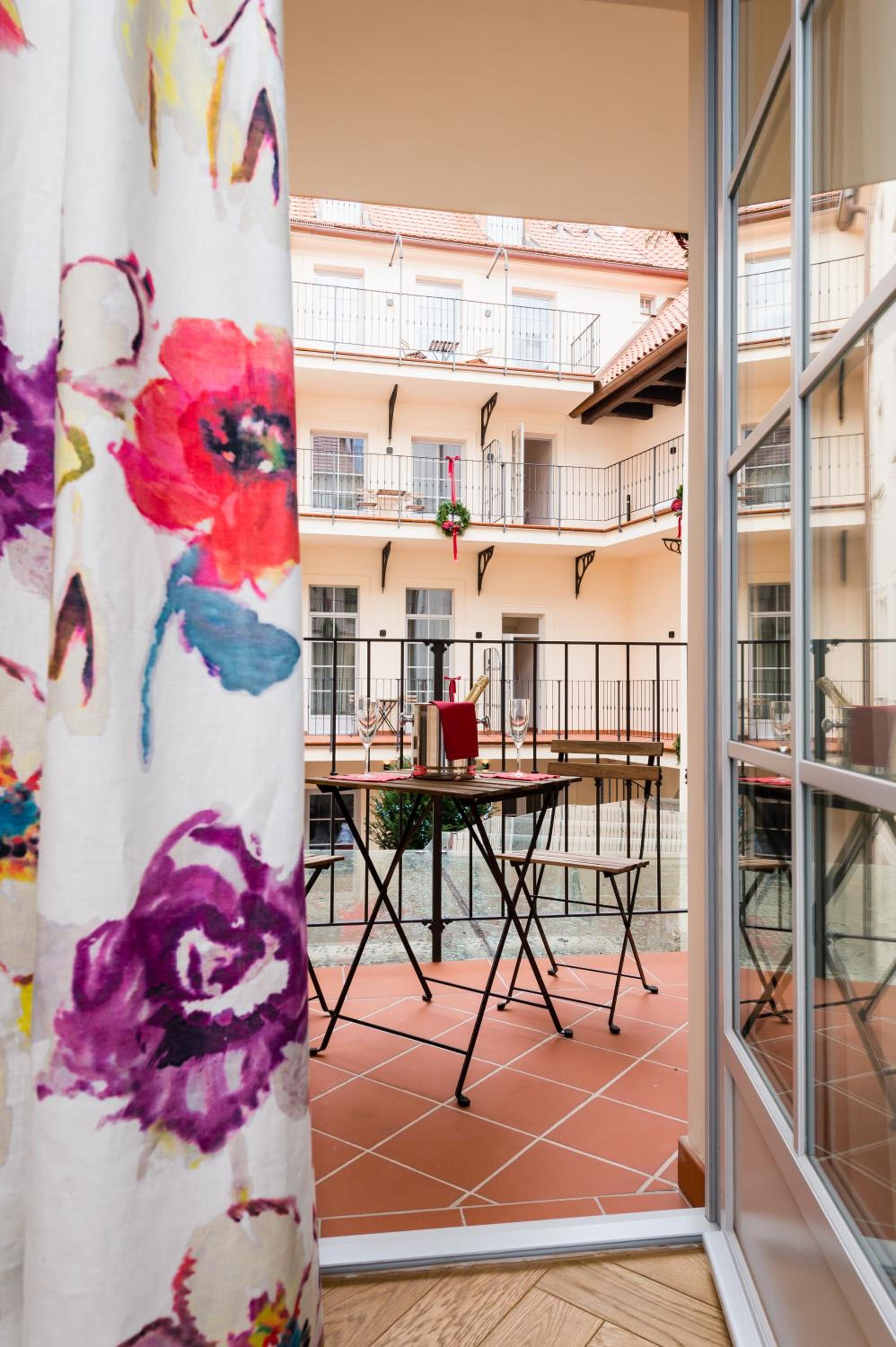 Фото Old Royal Post Hotel