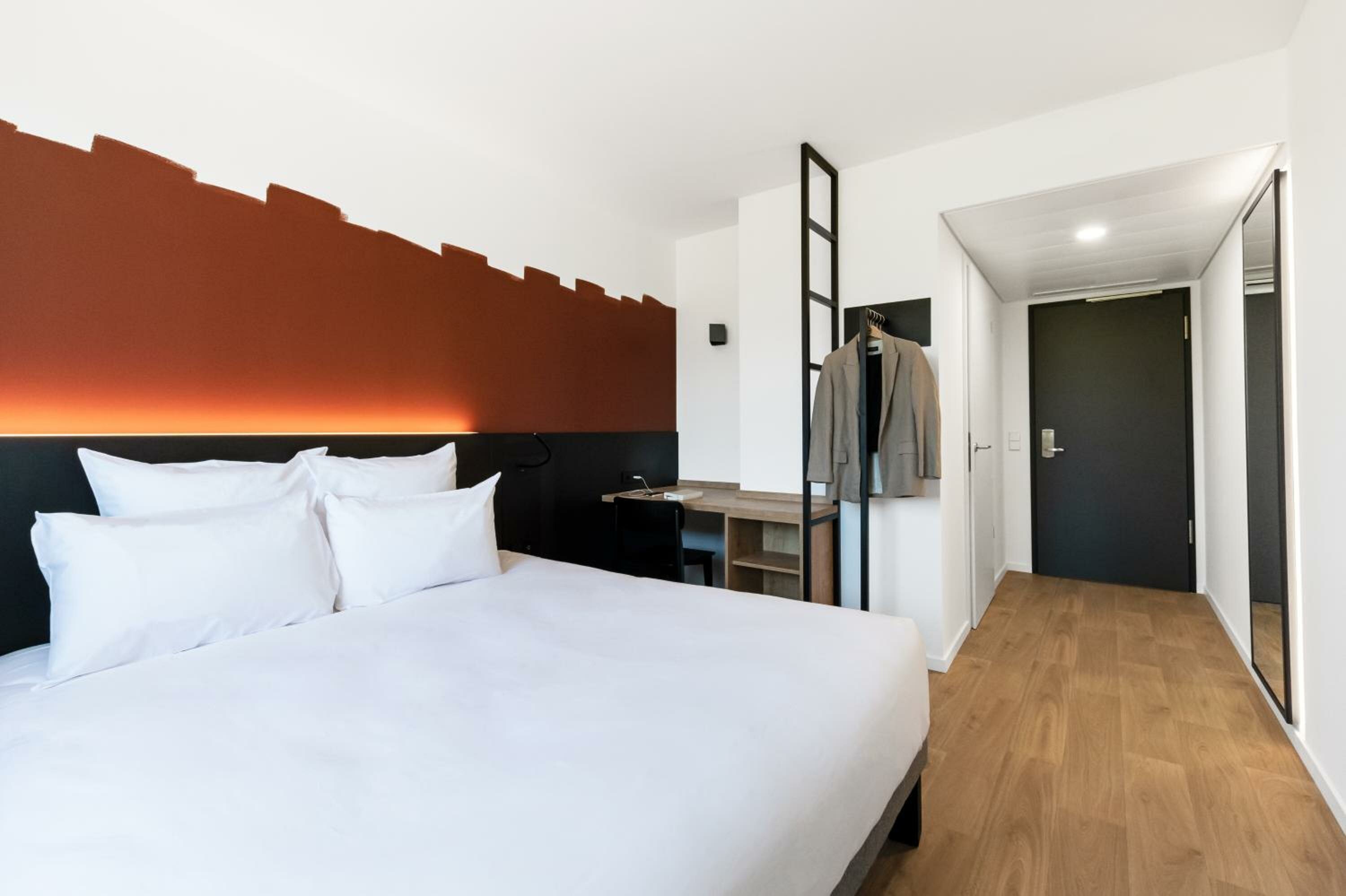 Фото B&b Hotel Nyon
