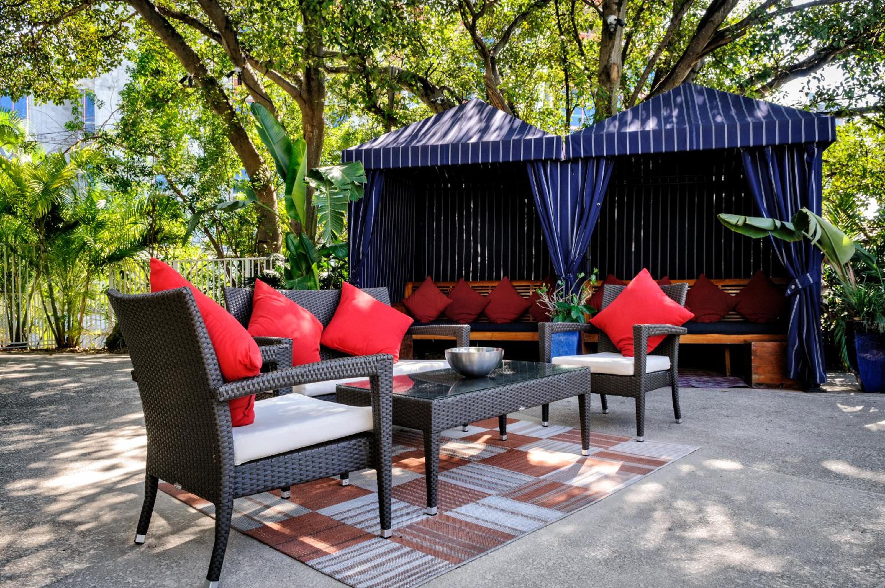 Фото Tradewinds Apartment Hotel, a South Beach Group Hotel