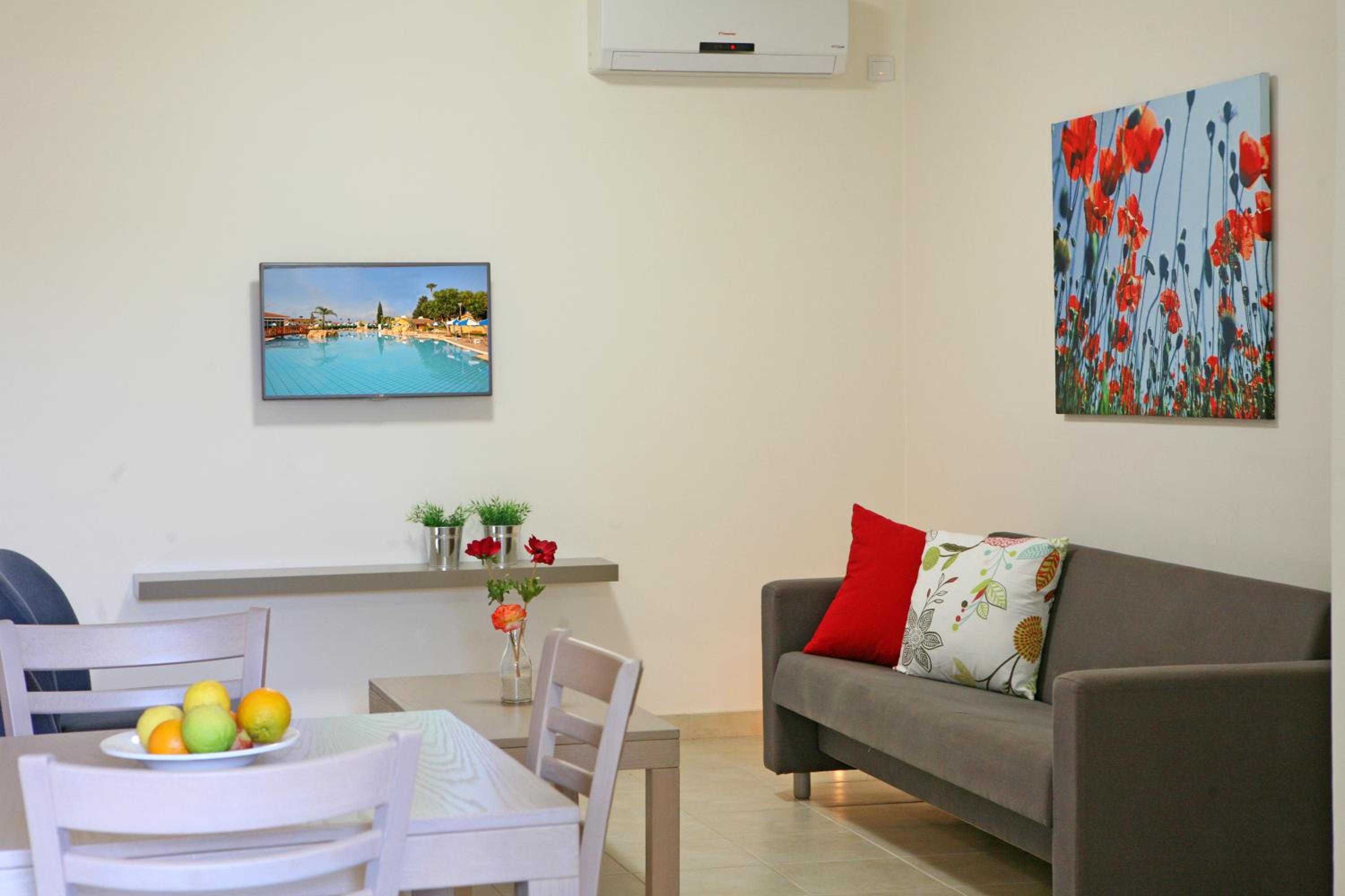 Фото Makronisos Holiday Village