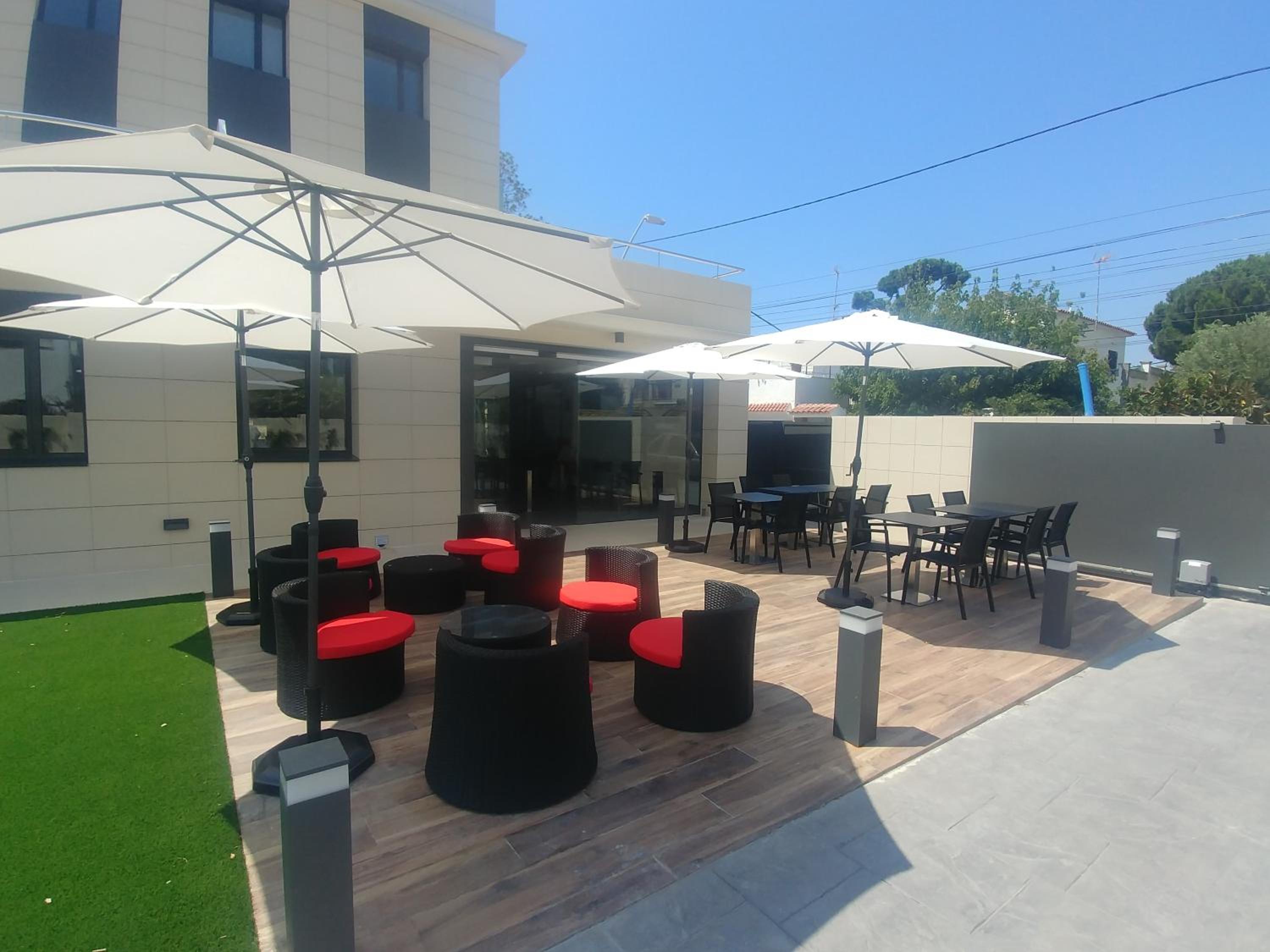 Фото Hotel 6 Bis