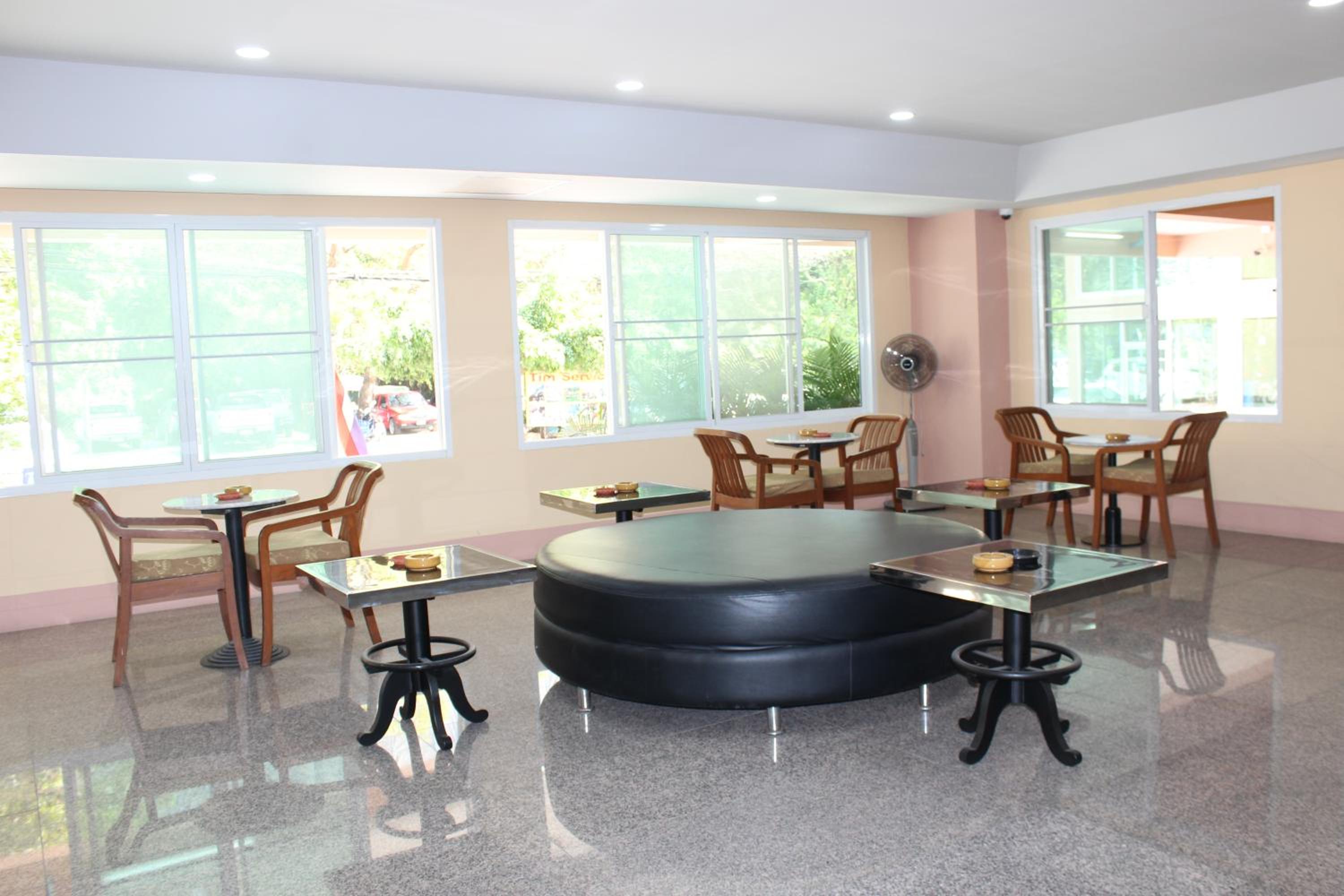 Фото A. A. Pattaya Golden Beach Hotel