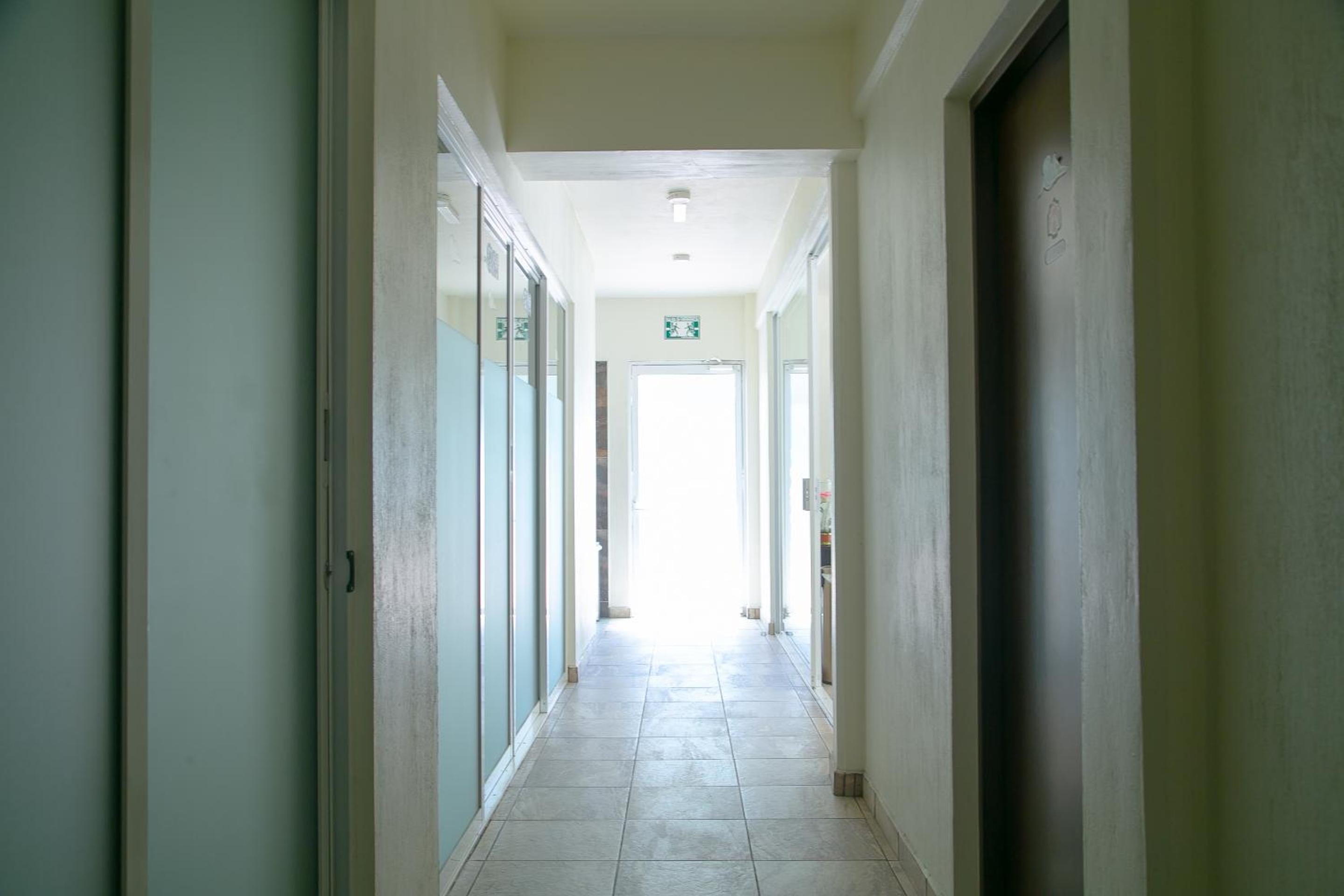 Фото Relax Inn Suites