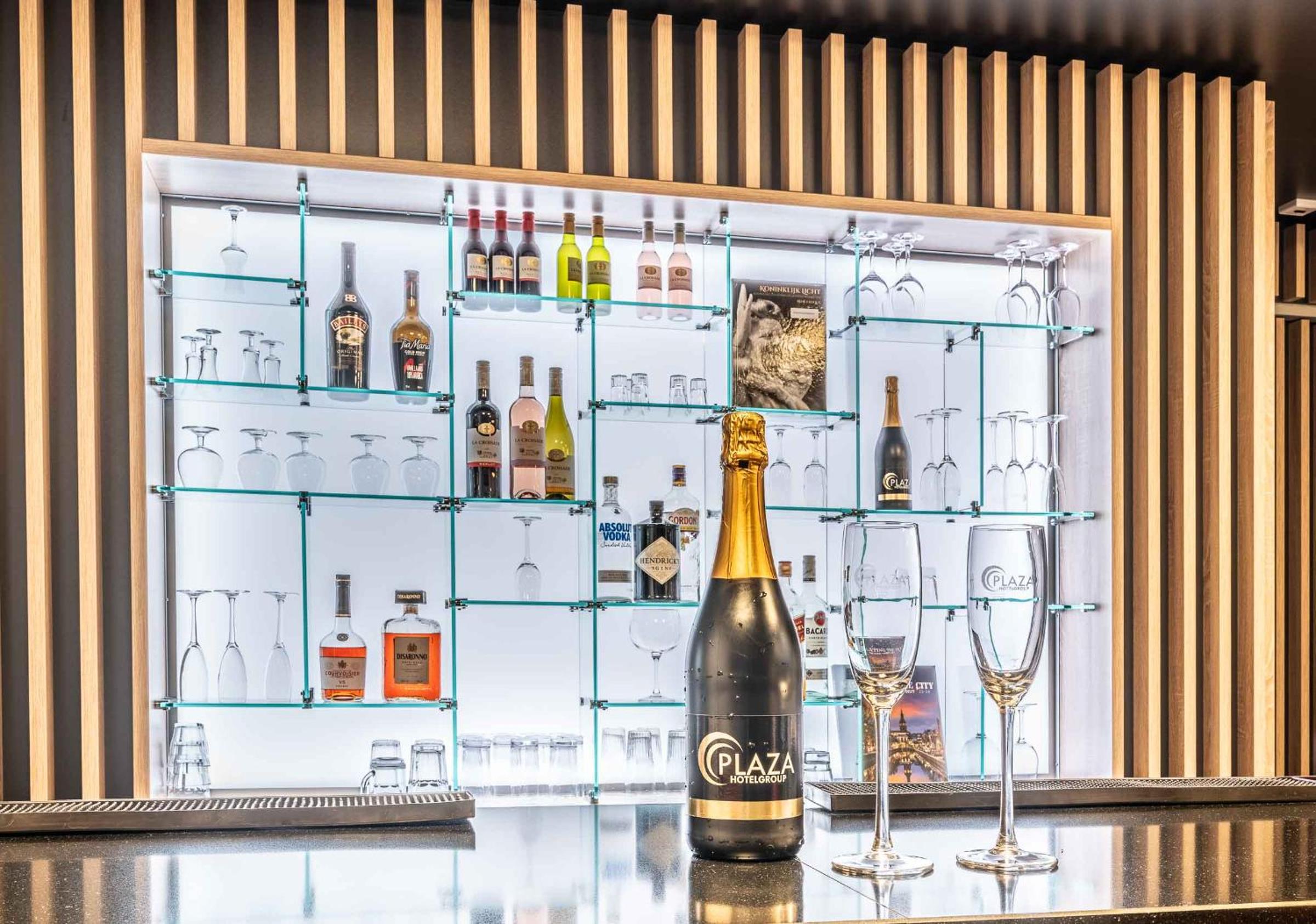 Фото Best Western Plus Plaza Den Haag City Center