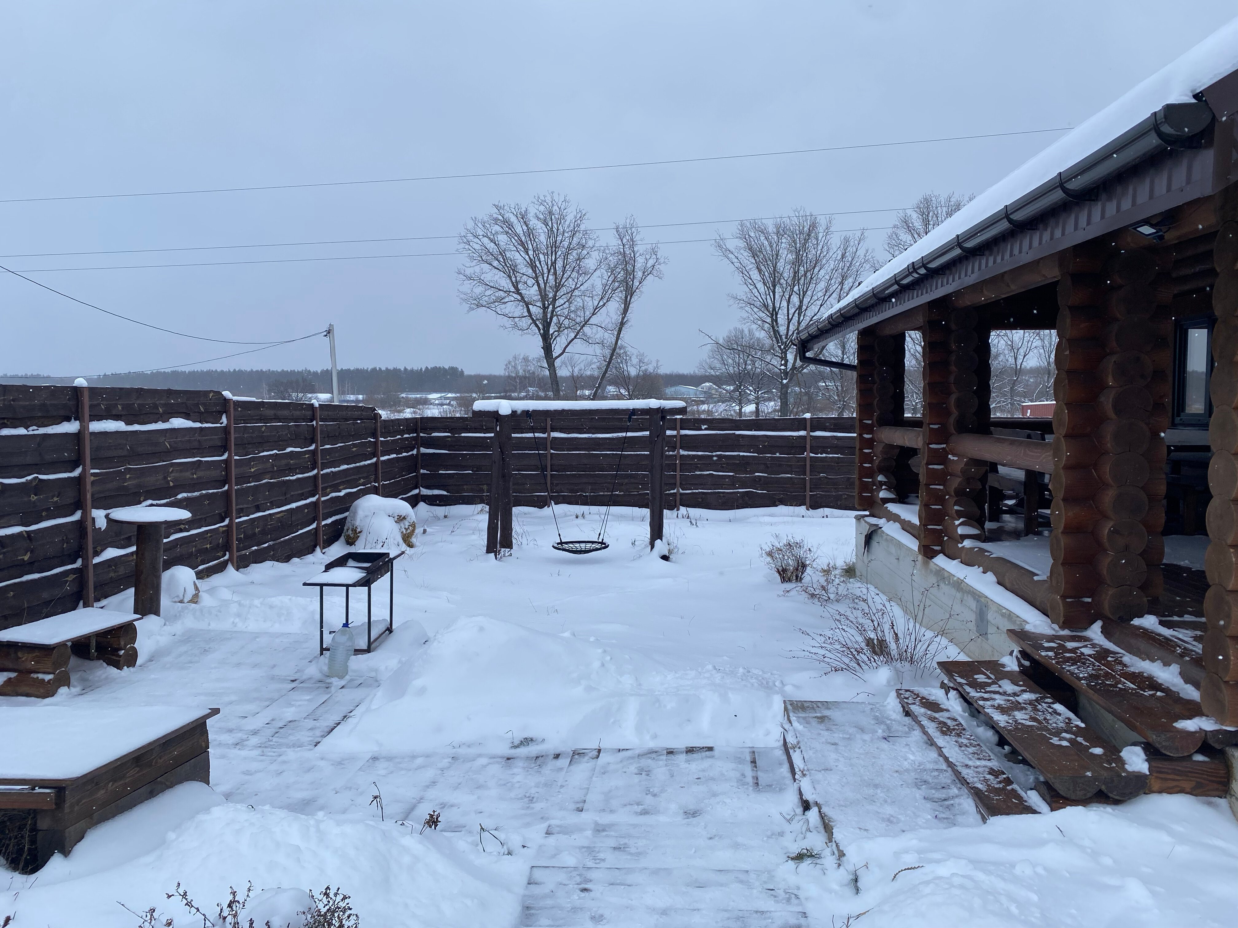 Фото Экодом у пруда