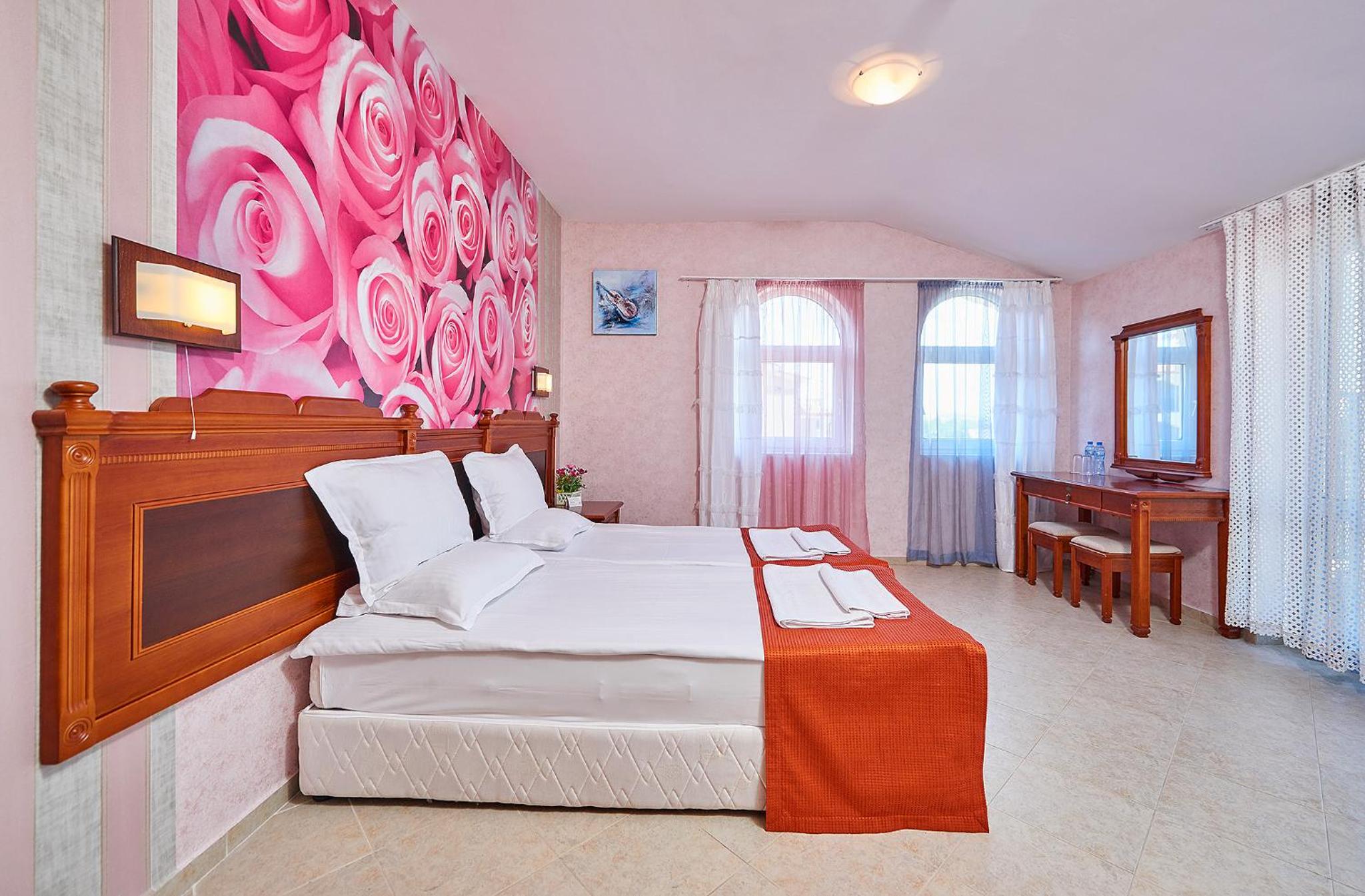 Фото Hotel Karolina