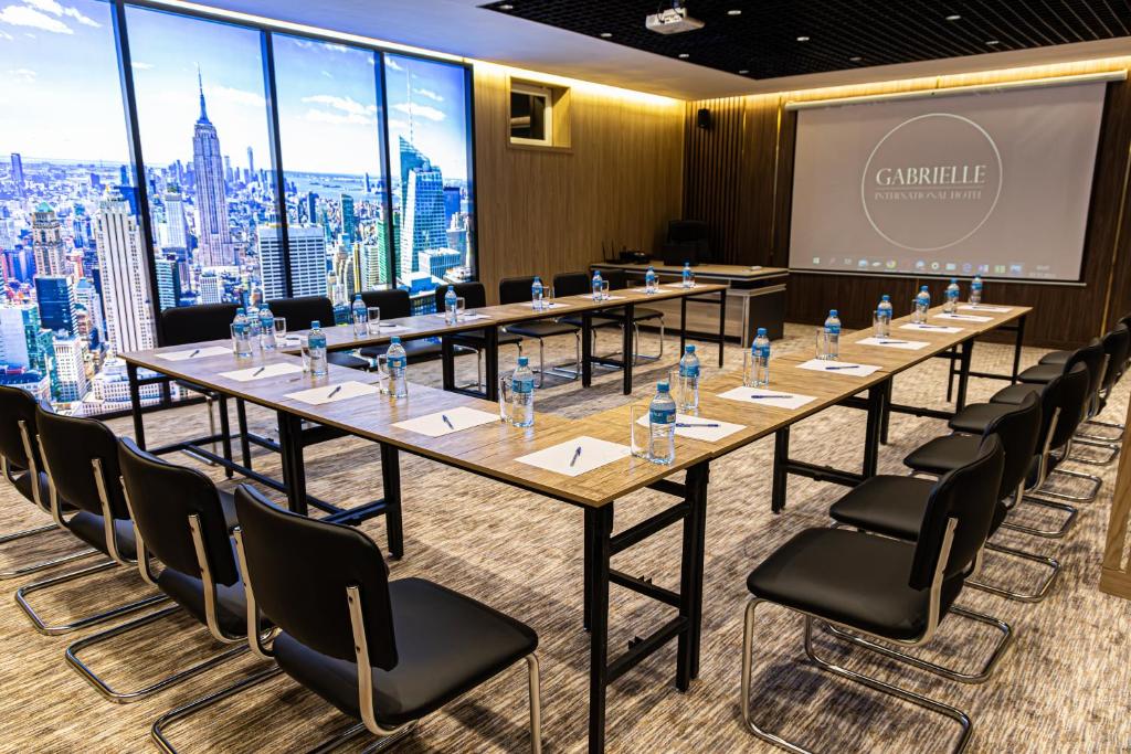 Фото Gabrielle International Hotel