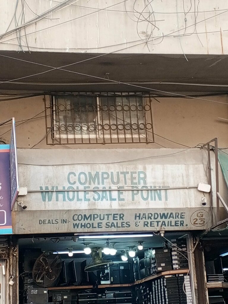 Computer store Computer while sale point, Karachi, photo