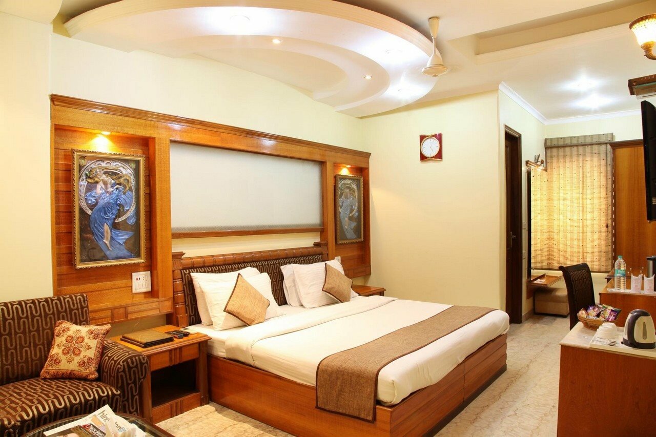 Фото Hotel Tjs Royale