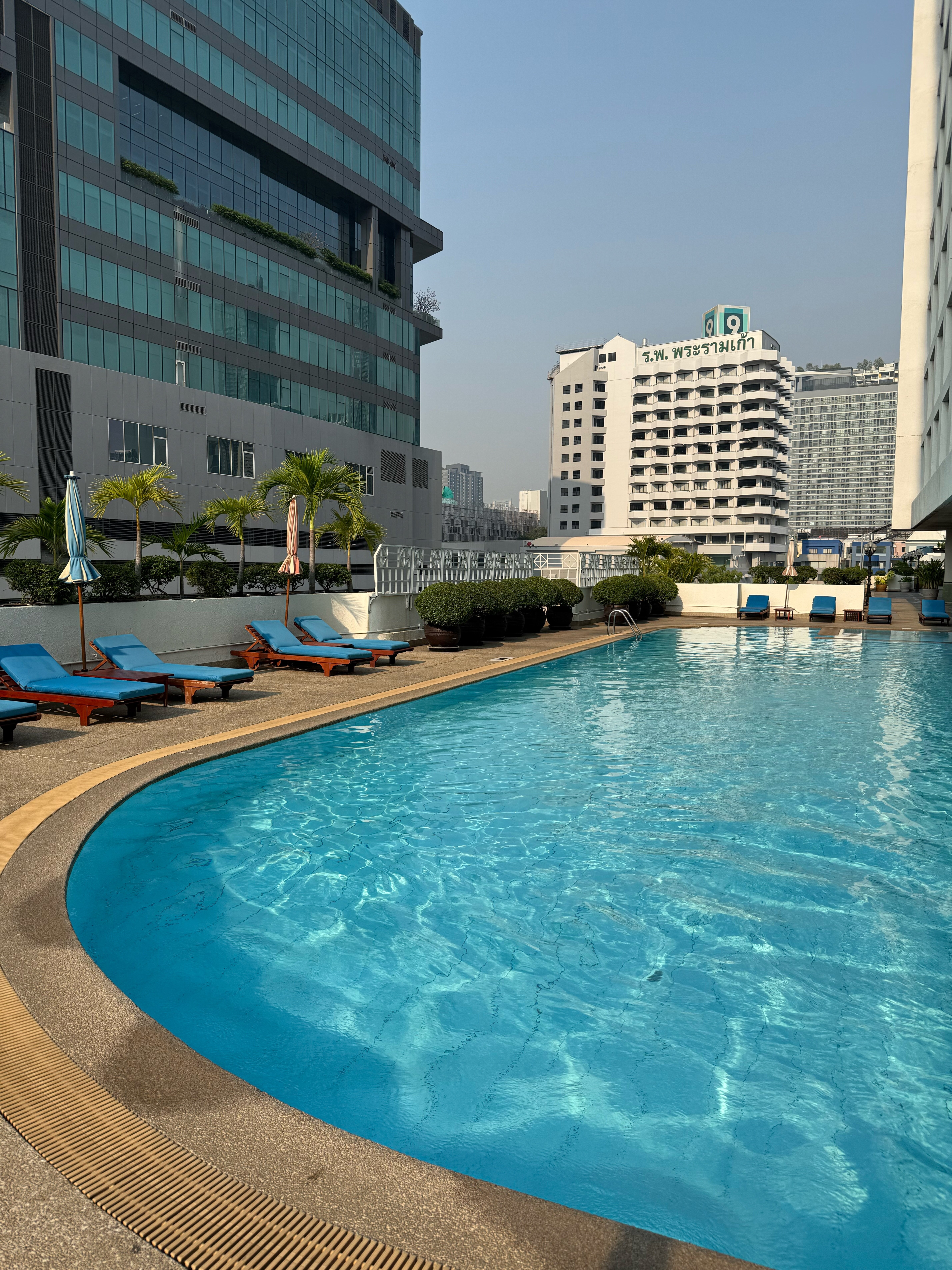 Фото Golden Tulip Sovereign Hotel