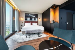 Гостиница Radisson Blu Hotel At Porsche Design Tower Stuttgart