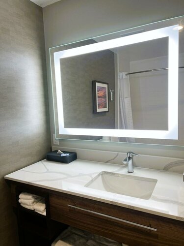 Гостиница La Quinta Inn & Suites by Wyndham La Habra в Фуллертоне