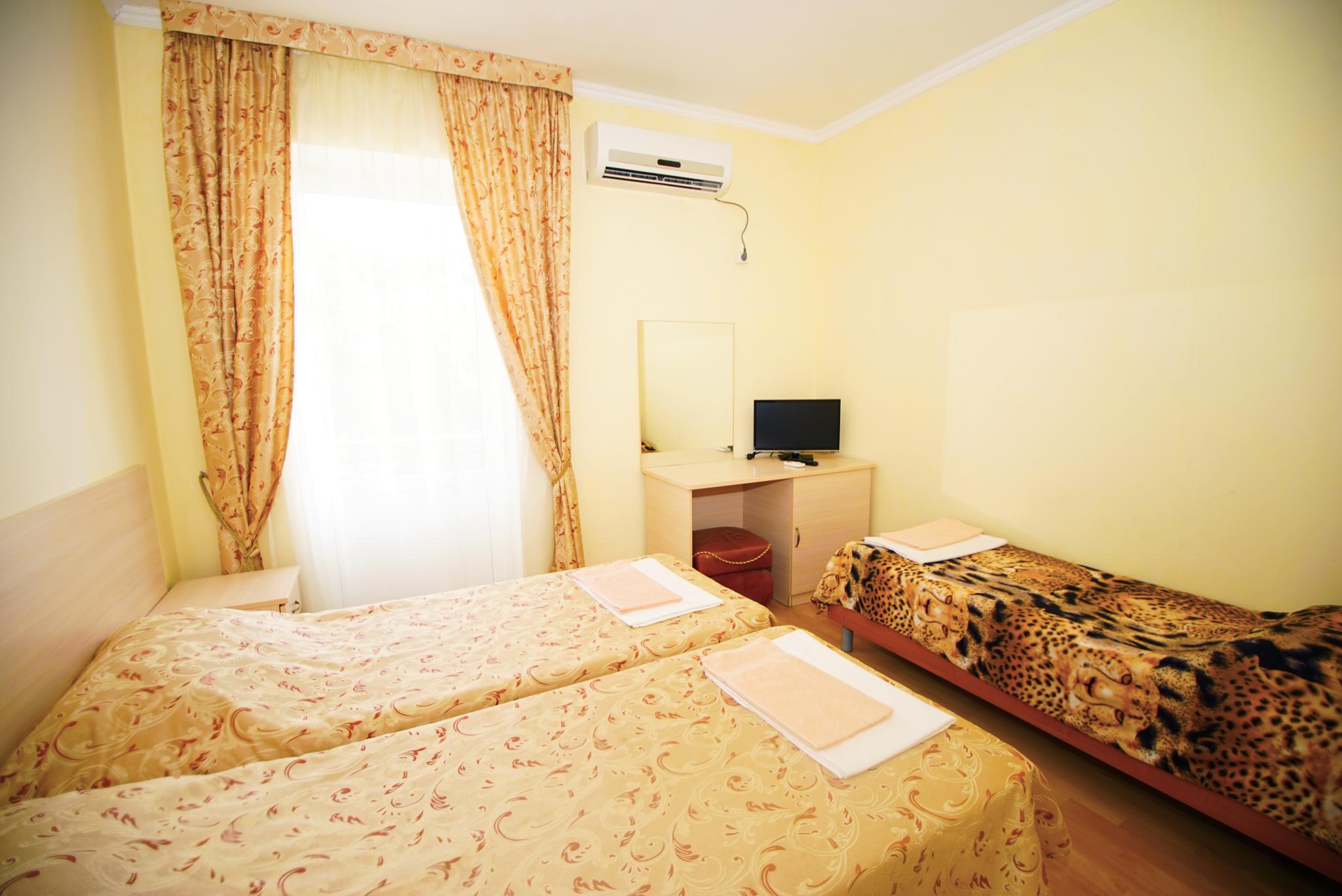 Фото отеля 2