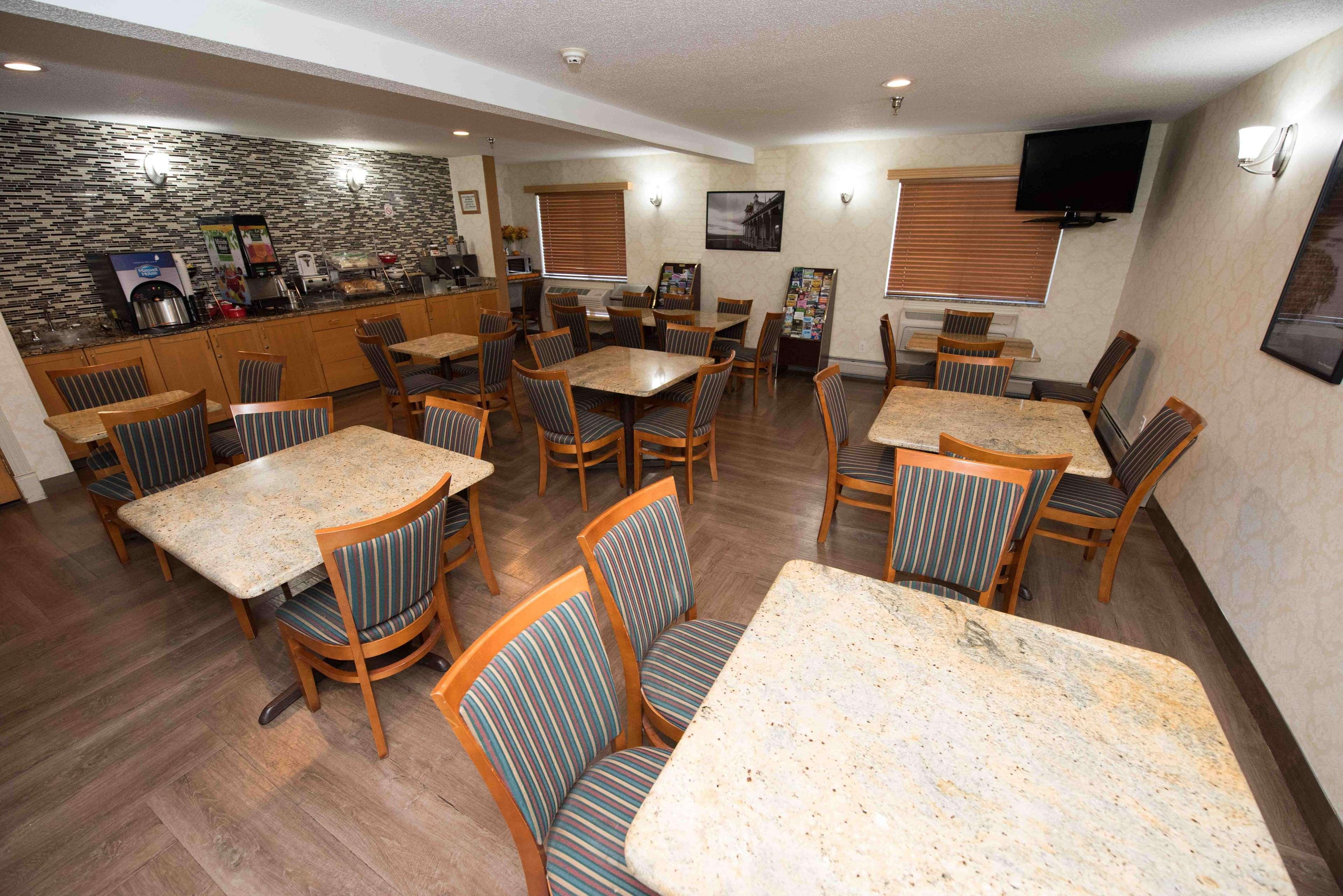 Фото Best Western New Baltimore Inn