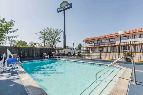 Гостиница Days Inn by Wyndham Castaic Six Flags Magic Mountain