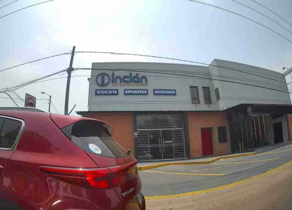 Tourism equipment Inclán Importaciones, Santa Cruz de la Sierra, photo