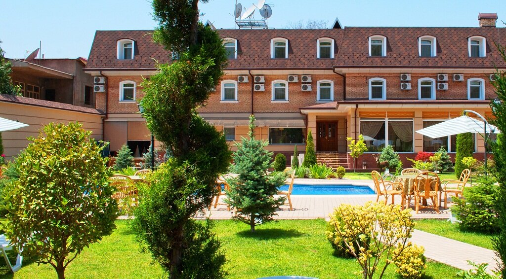 Фото отеля 2