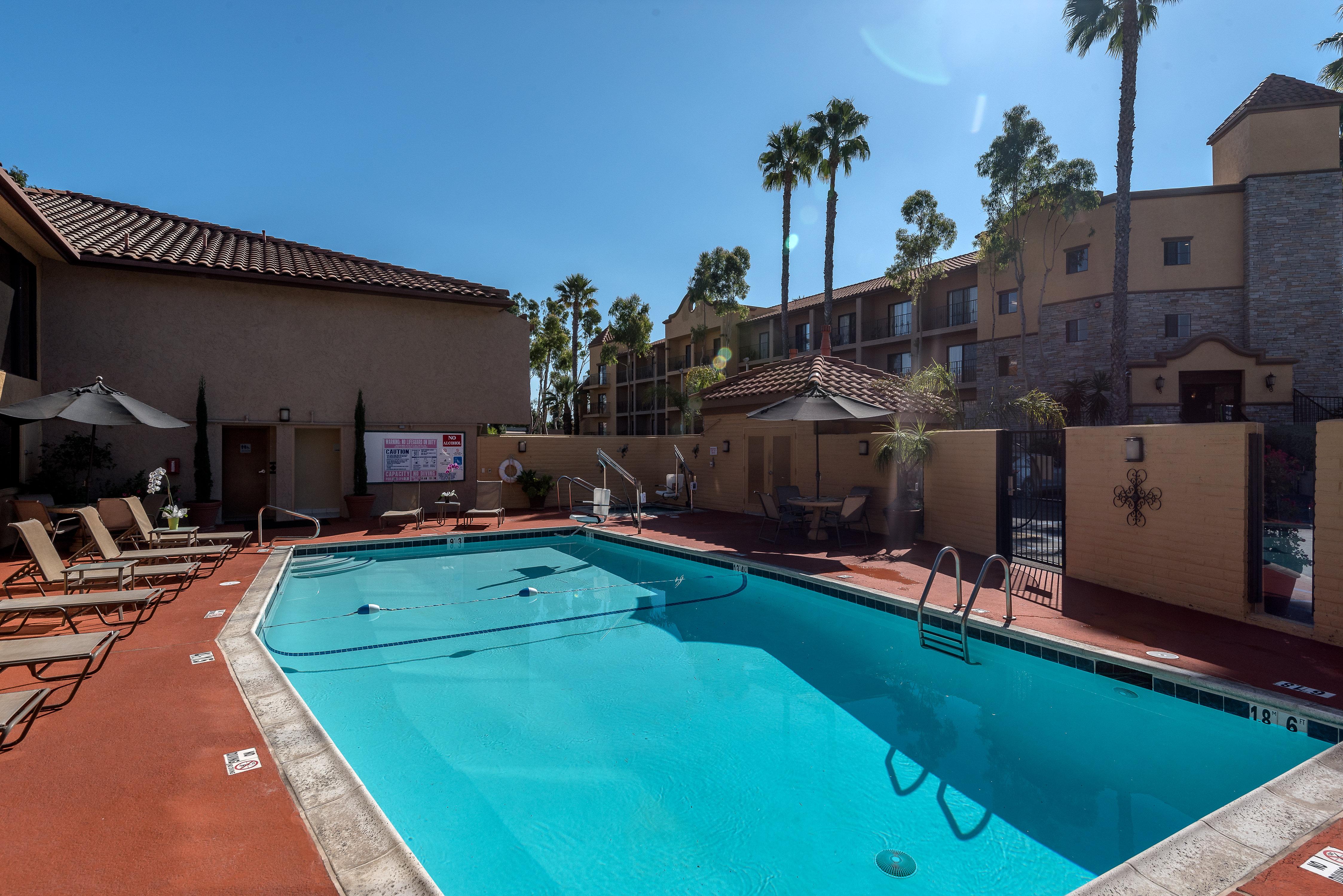 Фото Holiday Inn Express San Diego N - Rancho Bernardo, an Ihg Hotel