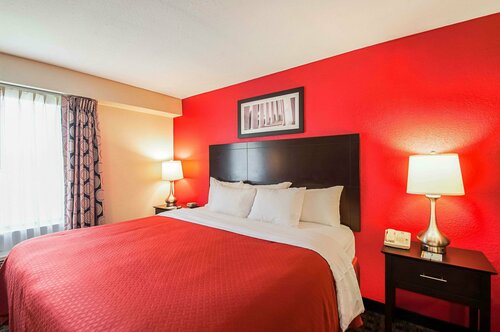 Гостиница Quality Inn near Potomac Mills в Вудбридже