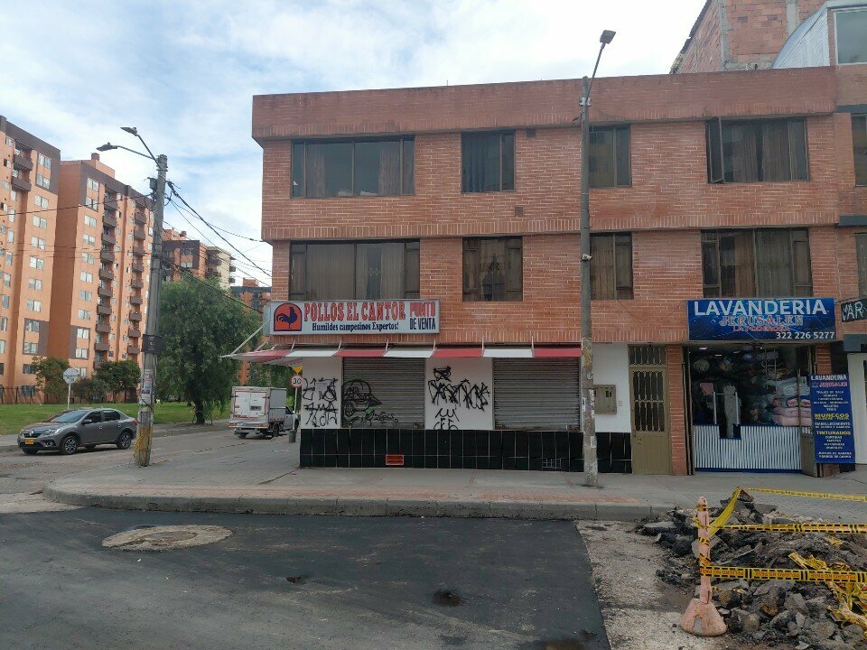 Egg and poultry meat Pollos el cantor, Bogota, photo