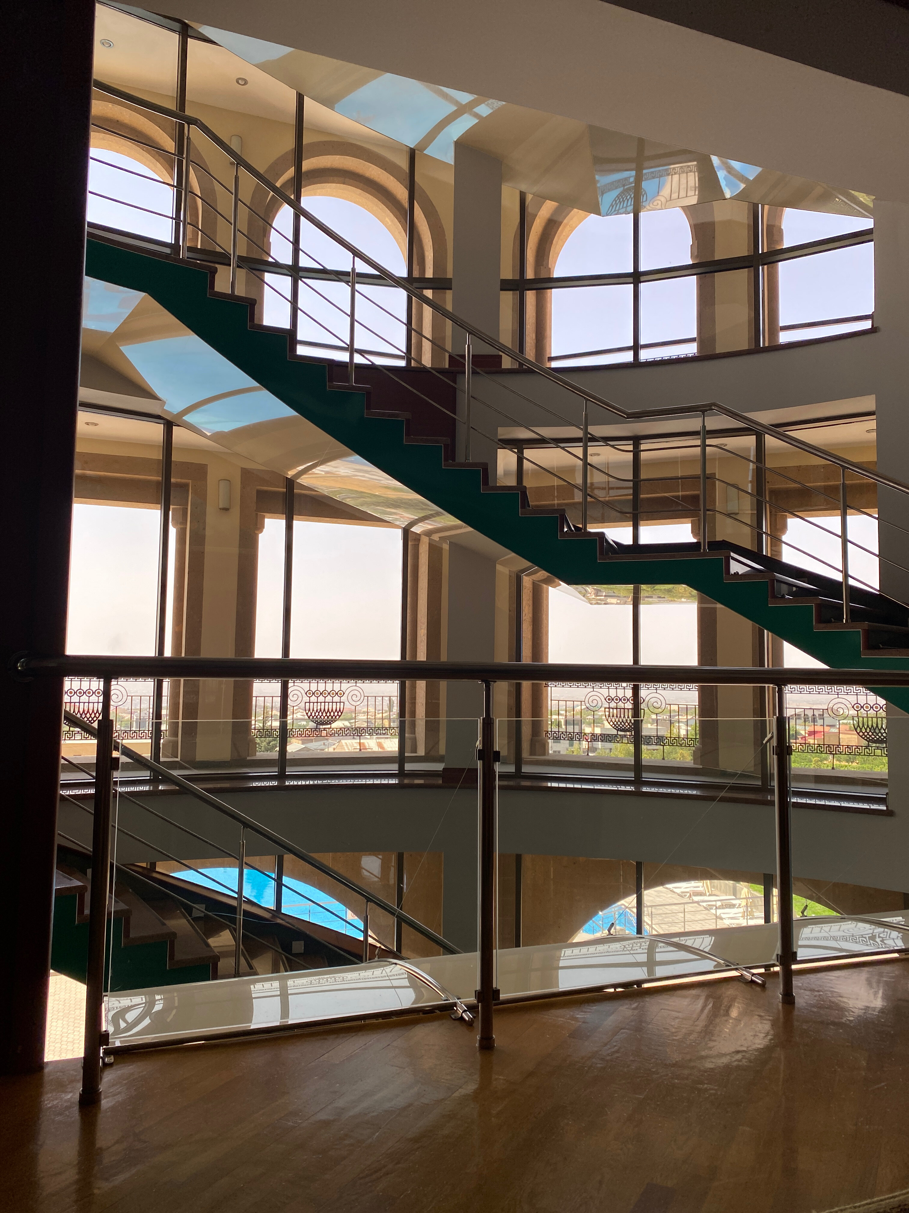 Фото Latar Комплекс