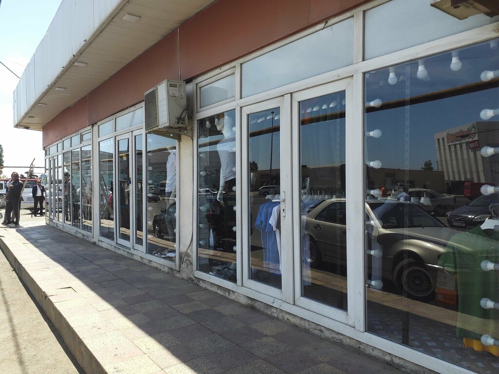 Clothing store Geyim ve ayaqqabi, Baku, photo