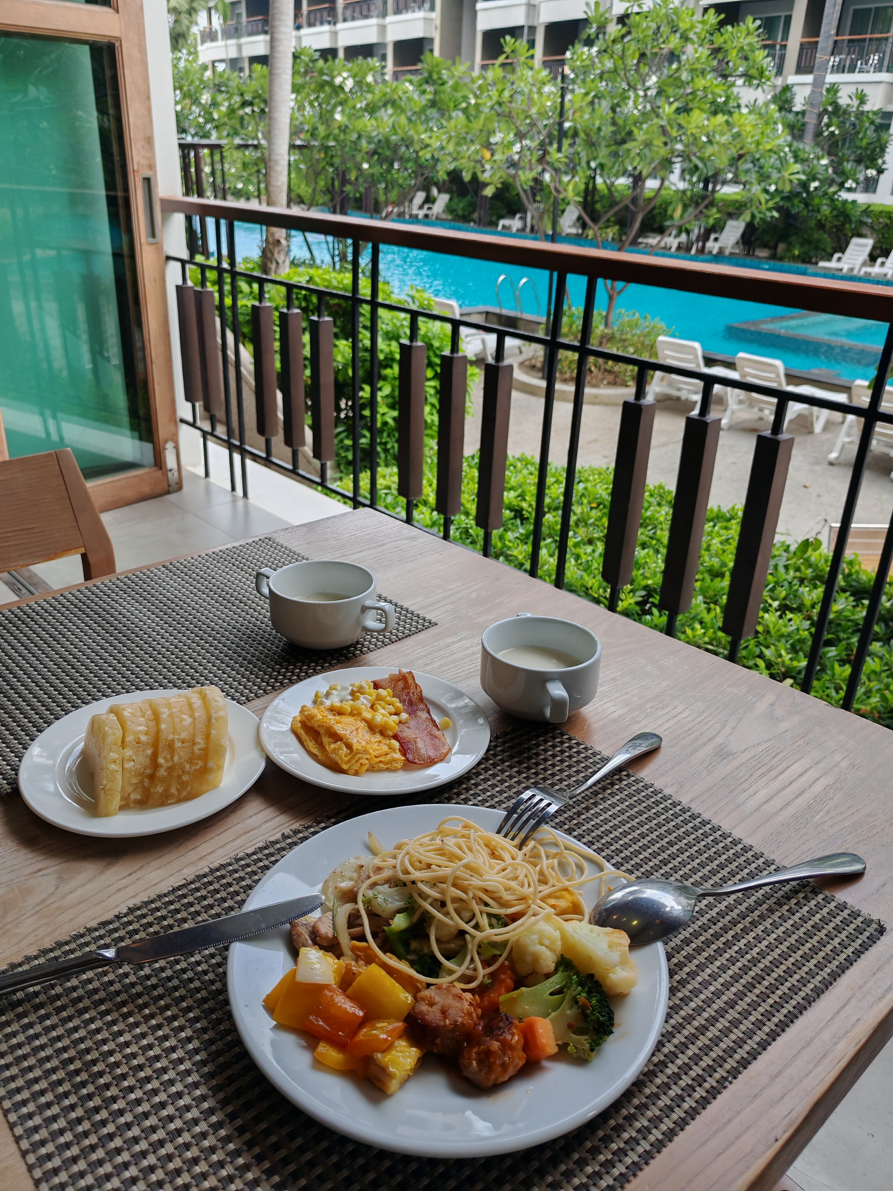 Фото Welcome World Beachfront Resort