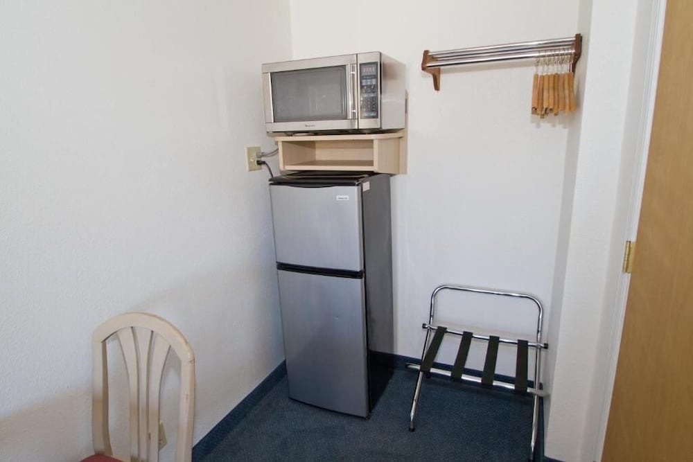 Фото Brooks Street Motor Inn