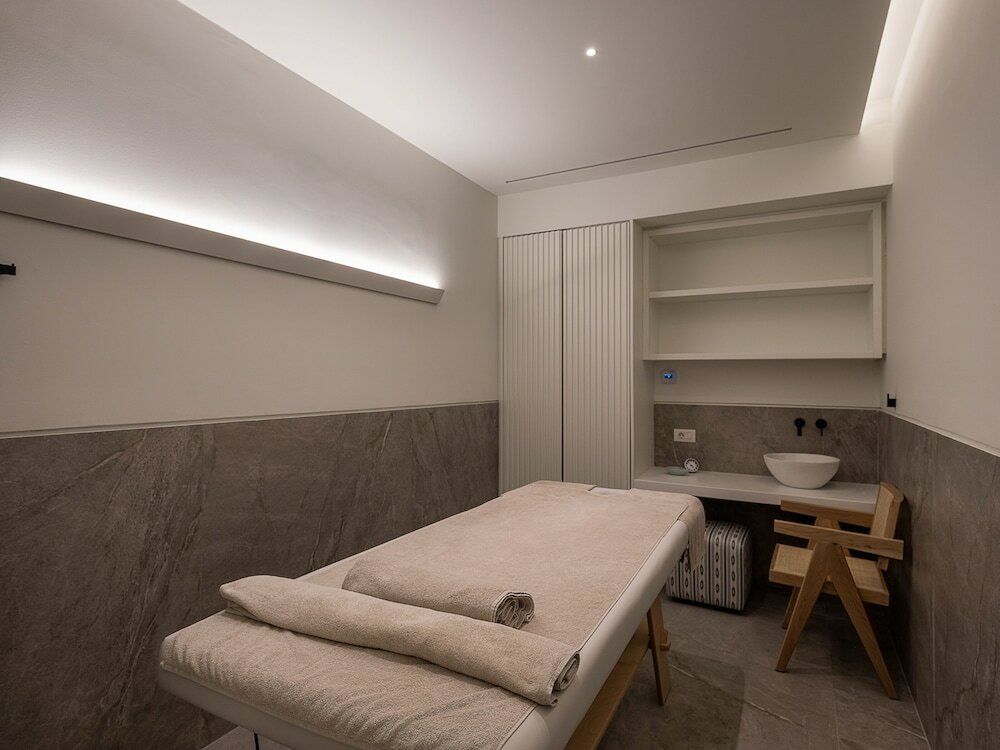 Фото Kakkos Beach Hotel - Adults Only