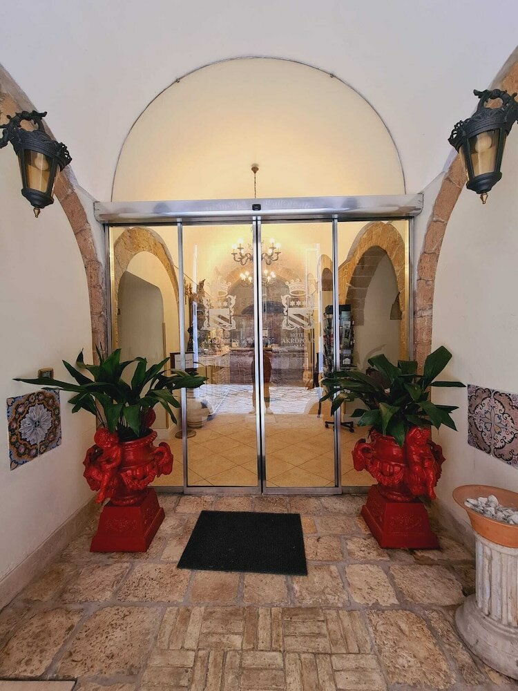 Фото Akropolis Hotel