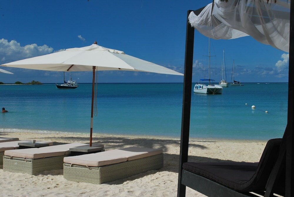 Фото Talk of the Town Hotel and Beach Club