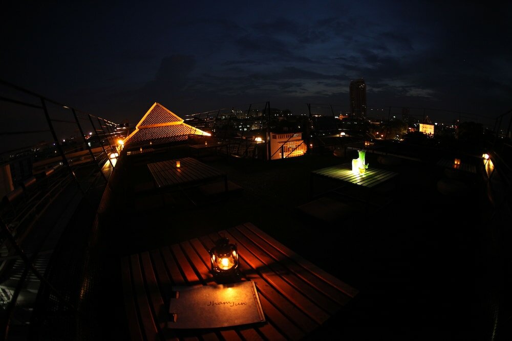 Фото Mad Monkey Bangkok Hostel - Adults Only
