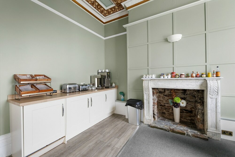 Фото Oyo Plymouth Central Hotel