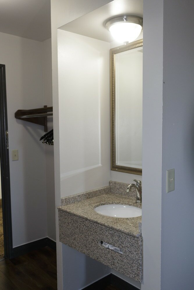 Фото Econo Lodge Milwaukee Airport