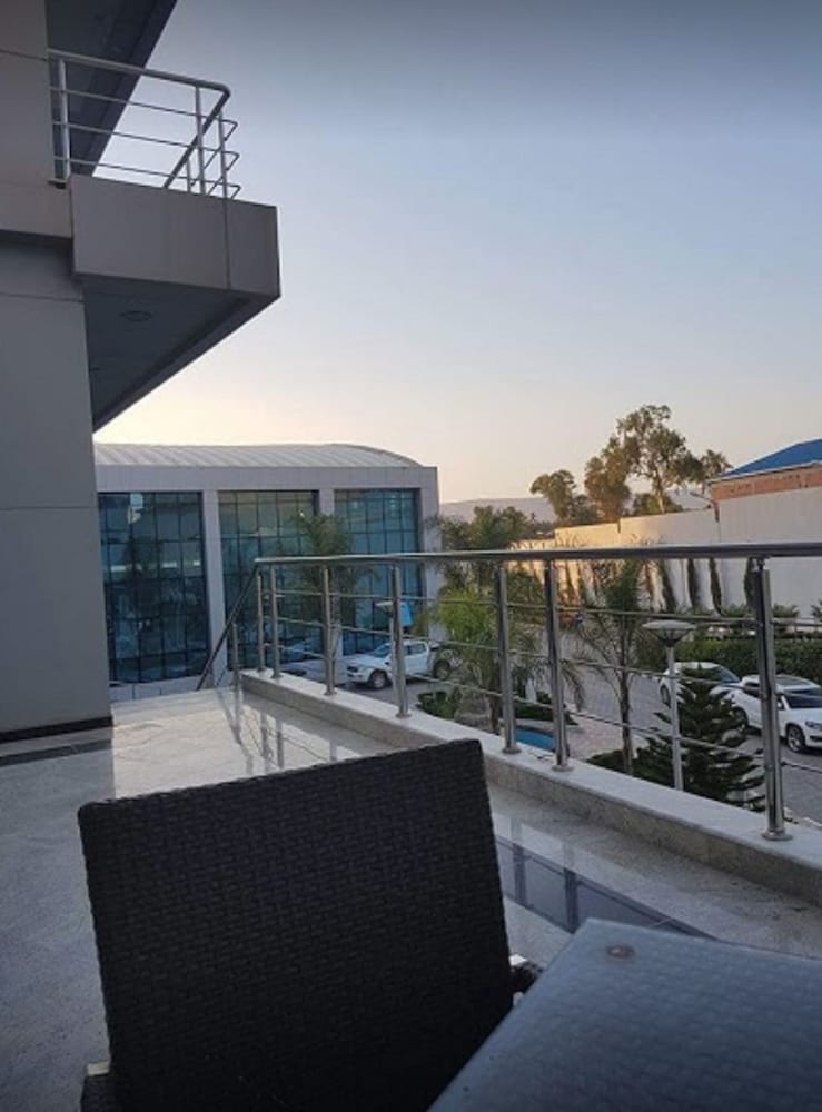 Фото Hôtel de La Vallée Chlef