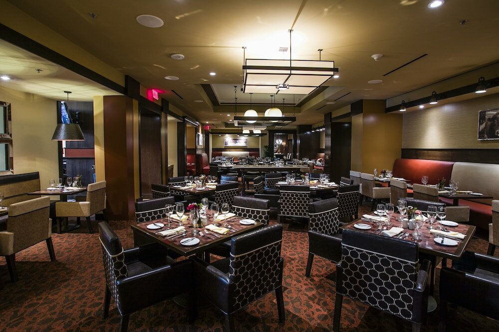 Фото Overton Hotel and Conference Center