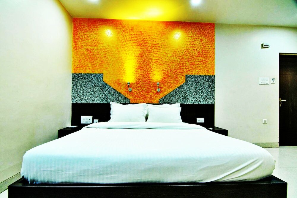 Фото Savera A Business Luxury Hotel