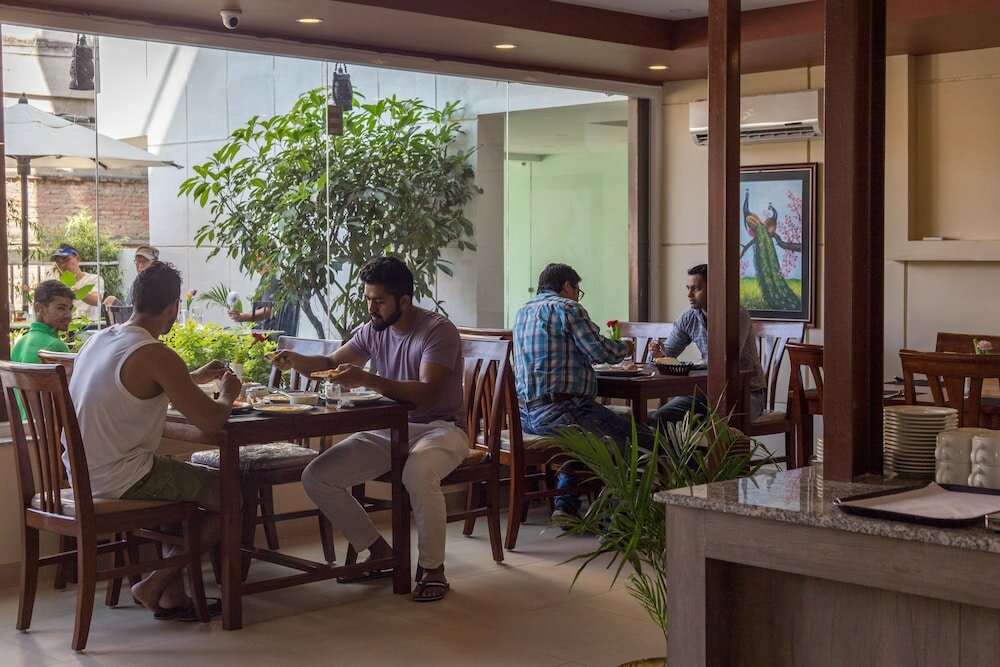 Фото Oasis Kathmandu Hotel