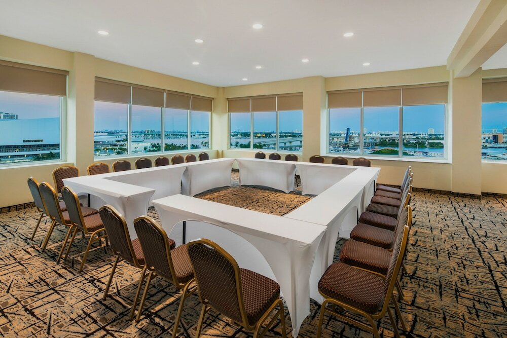 Фото Holiday Inn Port of Miami - Downtown