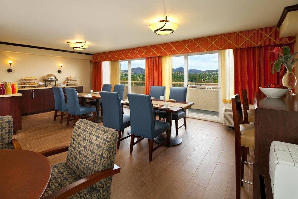 Фото Sheraton Agoura Hills Hotel