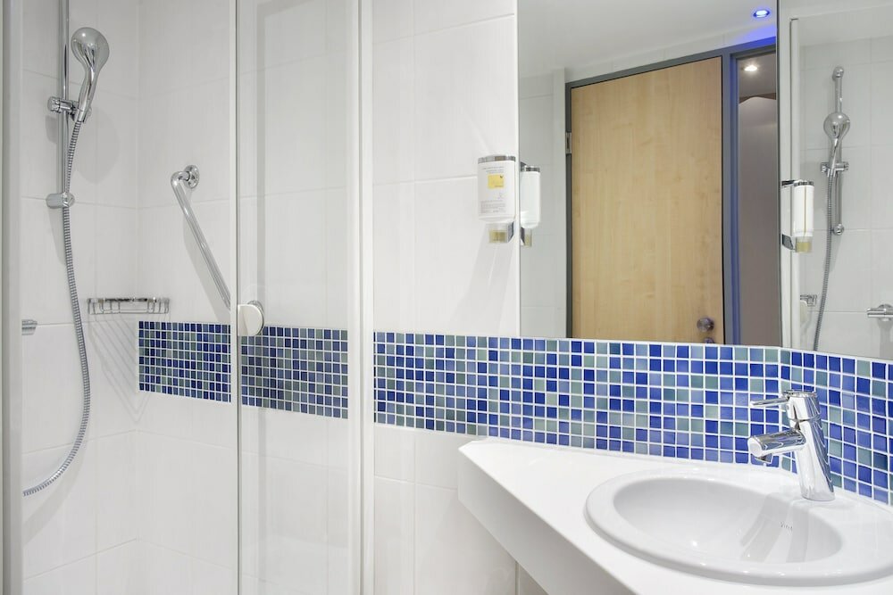 Фото Holiday Inn Express Baden-Baden, an Ihg Hotel