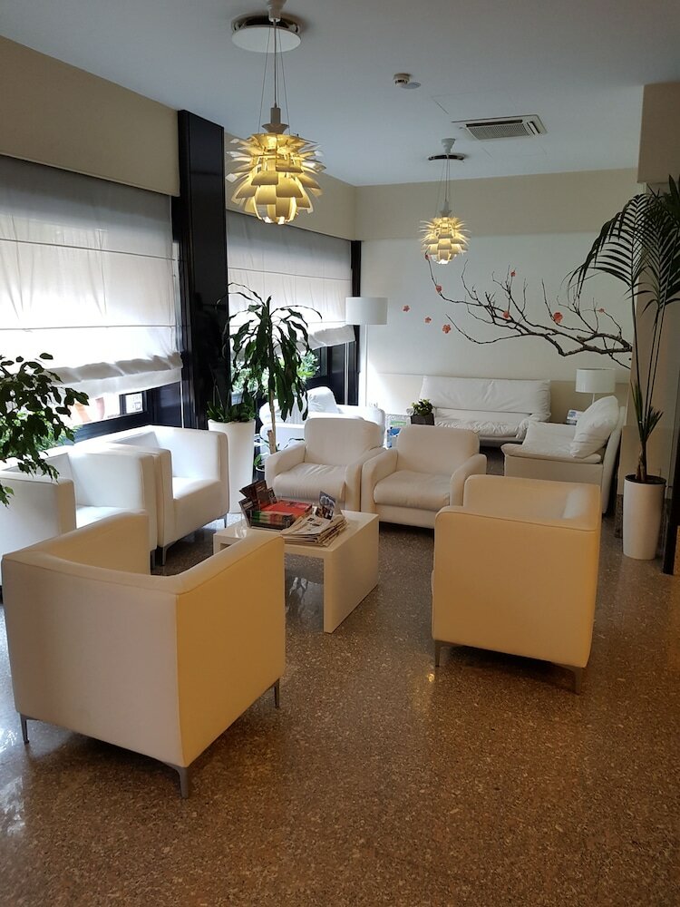 Фото Hotel Mennini