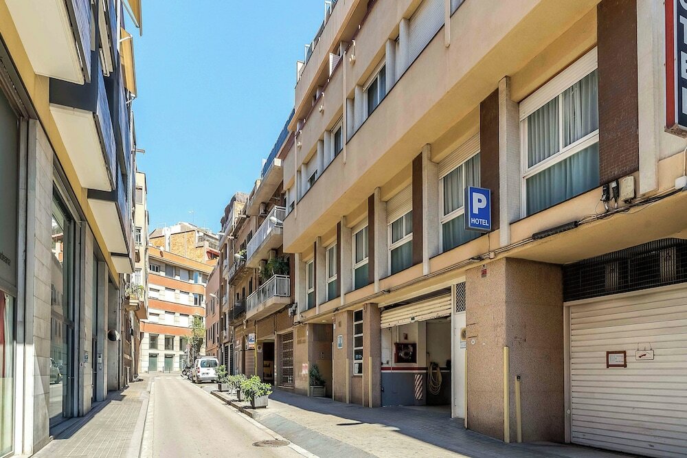 Фото Aparthotel Bertran