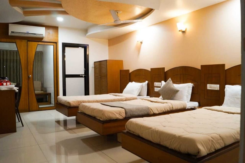 Фото Hotel Ambassador