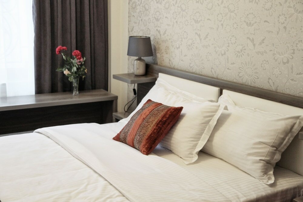 Фото Hotel Four Brothers