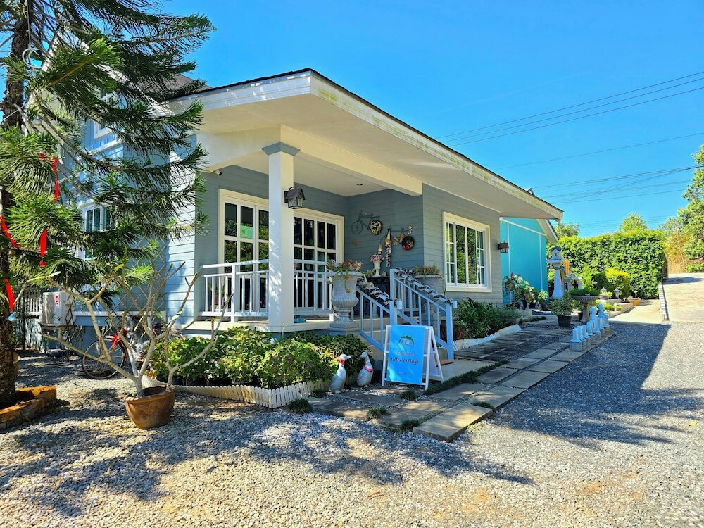 Фото Little Cottage