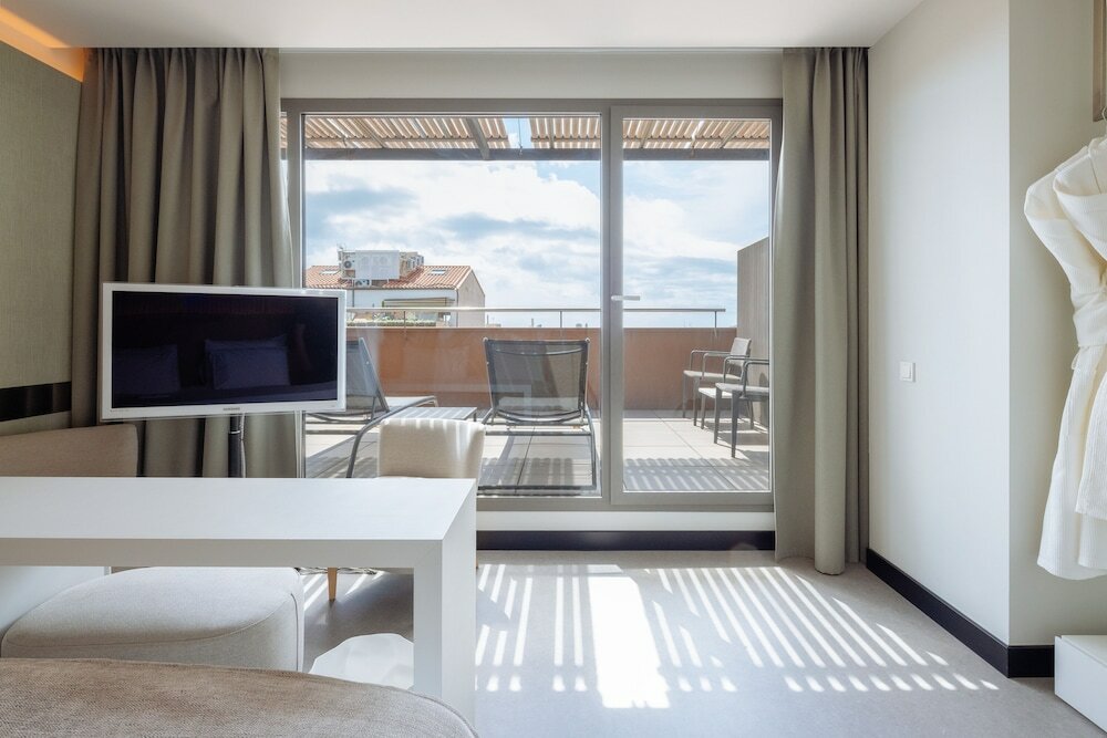 Фото The Mirror Barcelona