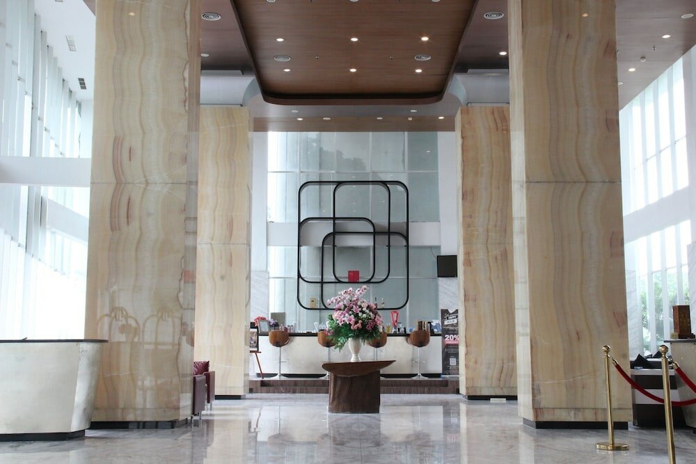 Фото Hariston Hotel and Suites